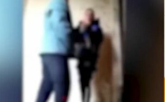 Пореден случай на детска агресия, 12-годишно момче би свой съученик и снима видео