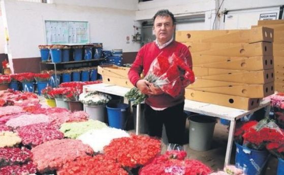 Турски бизнесмени: Цветя за износ чакат по 40 часа средно на границата, България е виновна