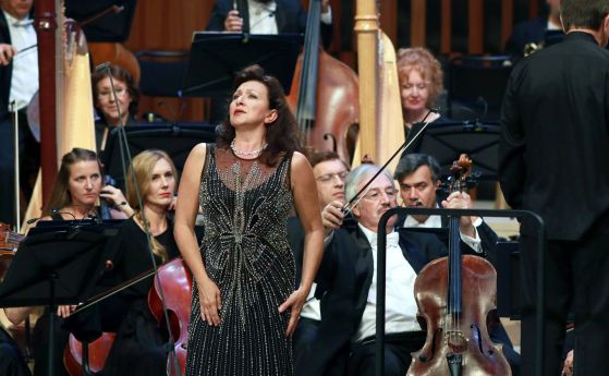 Оперната прима Красимира Стоянова отново покори Виенската държавна опера
