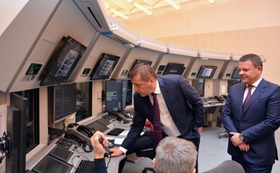 Вицепремиерът Христо Алексиев се запозна с новия портал за полетна информация на РВД