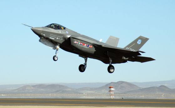 Пентагонът и Локхийд Мартин финализираха споразумение за 398 изтребителя F-35