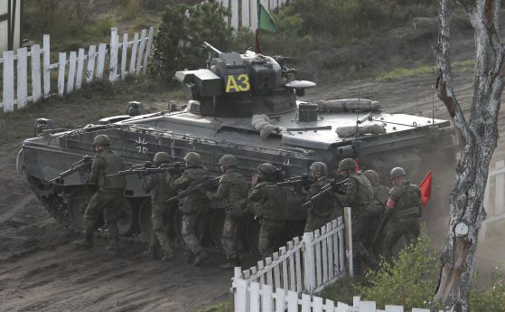 ''Пейтриът'' от Германия едновременно и за Полша, и за Украйна, 90 БМП подсилват украинската армия