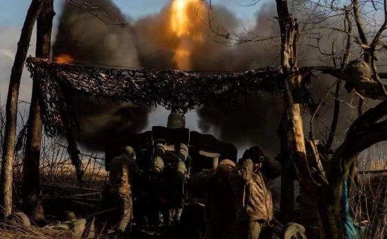 Руснаците се опитват да обкръжат Бахмут, украинската армия засилва натиска при Креминна