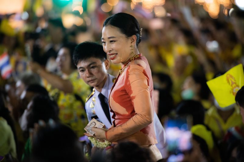 Принцесата на Тайланд Байракитиябха остава в безсъзнание повече от три