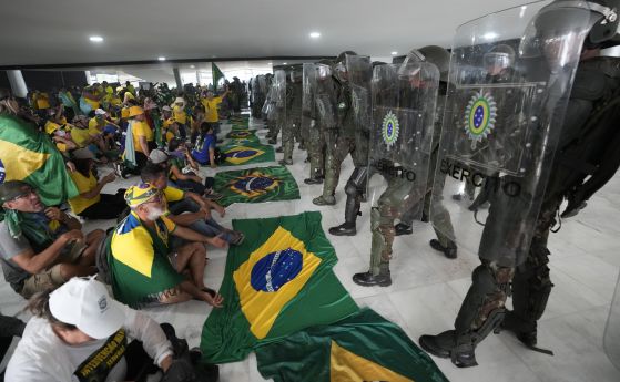 Щурмът в президентския дворец в Бразилия