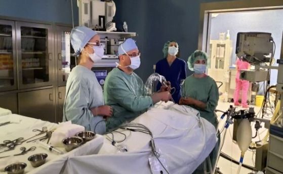 Пловдивски лекари отстраниха рядък тумор от носната кухина на мъж