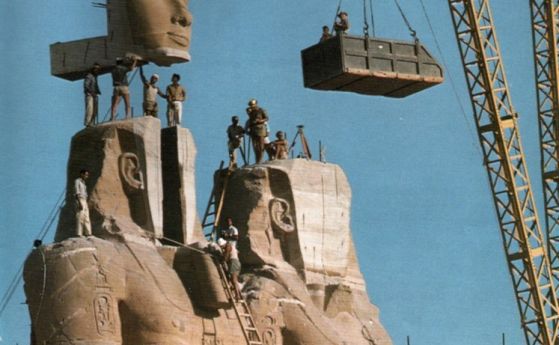Трима смелчаци опитаха да откраднат 10-тонната статуя на Рамзес II в Египет