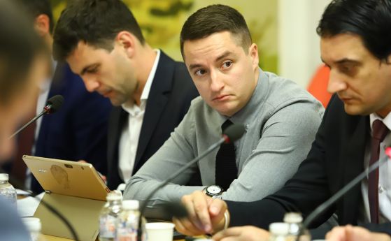 Явор Божанков поиска оставката на Костадин Костадинов заради реч на омразата