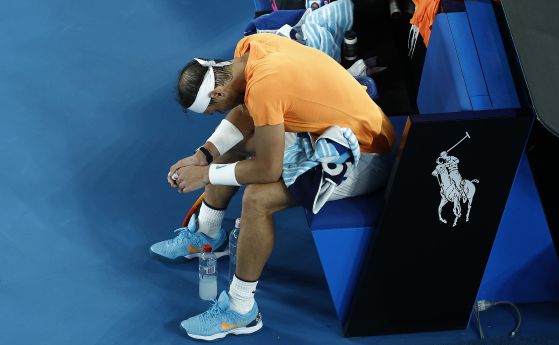 Шампионът е аут: контузен, Рафаел Надал напуска Australian Open (видео)