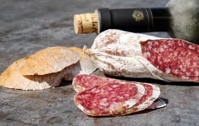 Проучване на 25 марки колбаси, съдържащи в наименованието си Бургас,