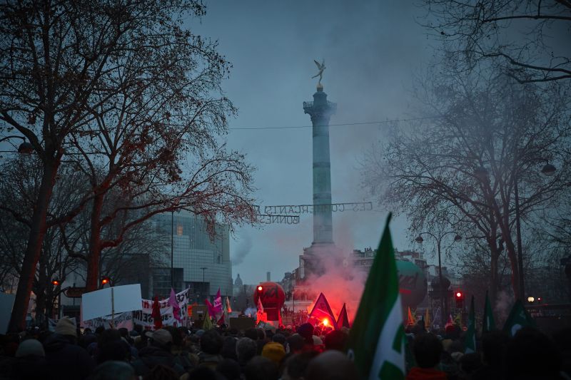 Десетки хиляди французи излязоха на протест срещу реформата на пенсионната система