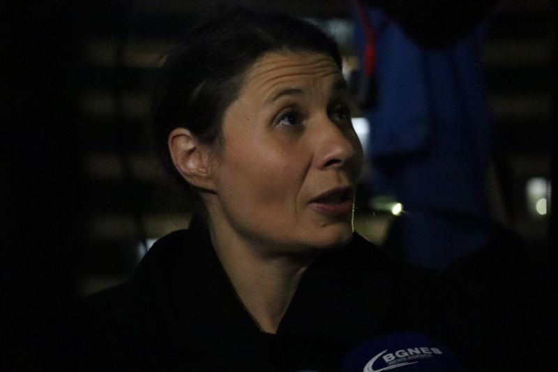 От република с парламентарно управление, член на Еврозона и Шенген,