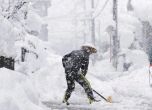 Сняг спря влаковете стрели в Япония, над 300 полета са отменени