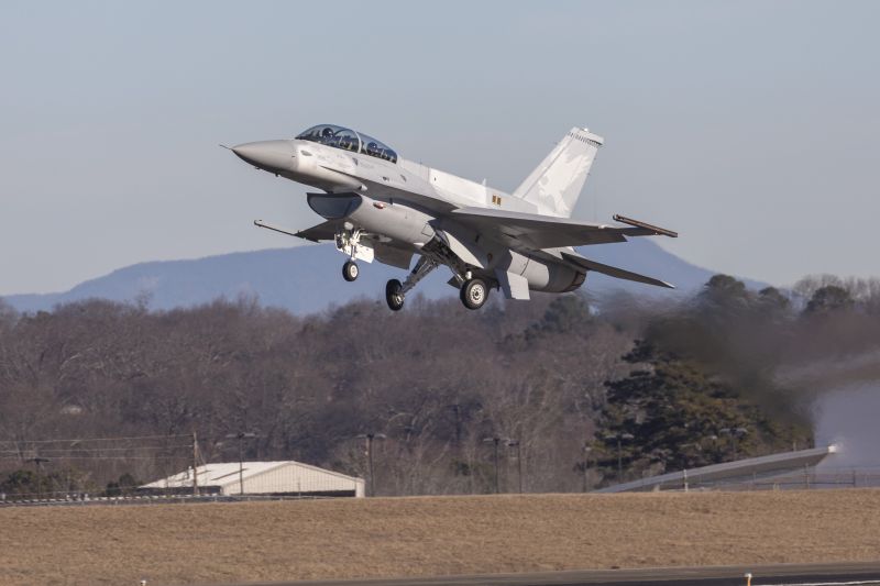 Американската компания Lockheed Martin съобщи вчера за успешен първи полет