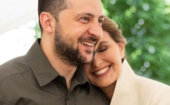 Олена Зеленска с пожелание към съпруга си за 45-ия му рожден ден: Искам да се усмихвам с теб завинаги