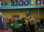 Депутат на Путин пресъздаде Курската битка във физкултурен салон за 2.2 млн рубли