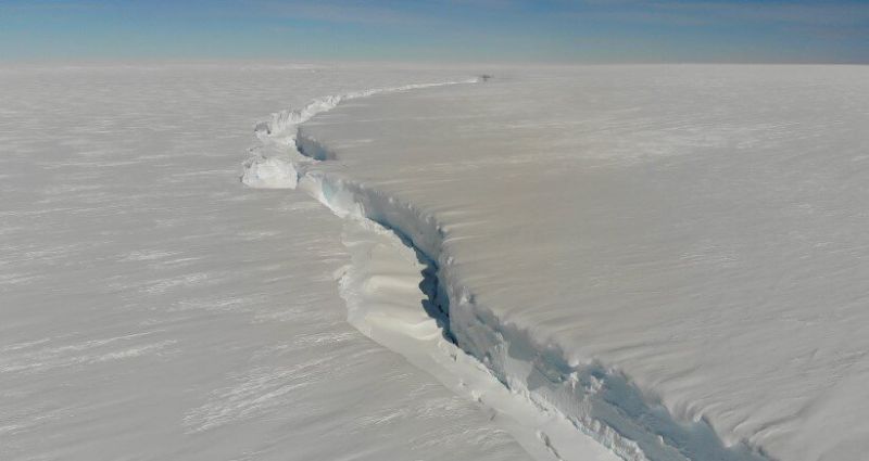 Aйсберг с размерите на Лондон се е откъснал от антарктически