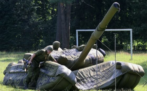 Спука се цяла батарея руски танкове в Запорожието. Оказаха се надуваеми