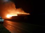 Бургаска дискотека на плажа изгоря до основи, пострада един