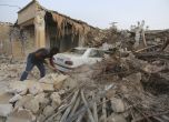 Земетресение отне живота на трима и рани близо 1000 души в Иран