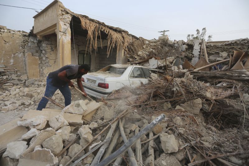 Земетресение в Иран отне живота на трима души, ранените са