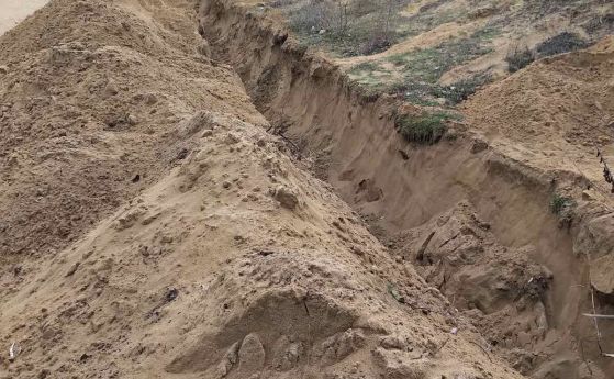 Изкопът на плажа в Несебър не е засегнал дюните, показа проверка