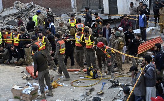 83 жертви на атентата в Пакистан