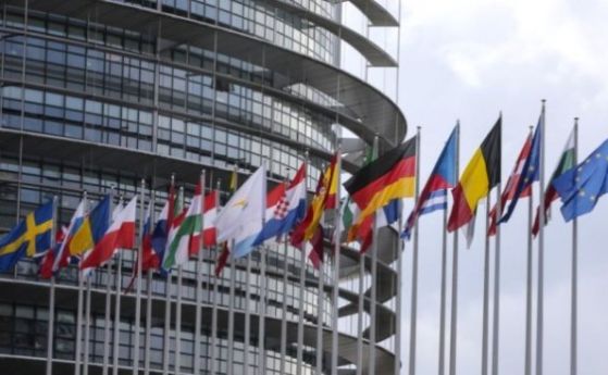 ЕП сваля имунитета на двама евродепутати заради корупционния скандал 'Катаргейт'