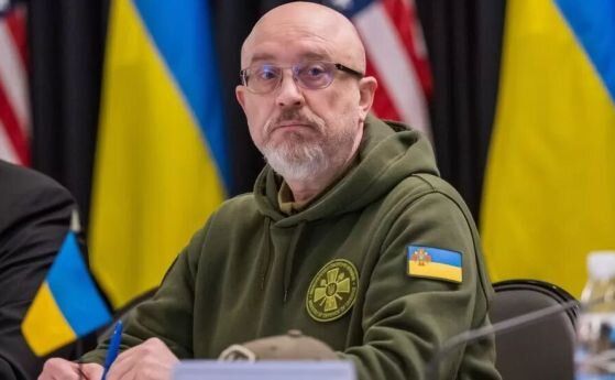 Министърът на отбраната Олексий Резников ще бъде отстранен следващата седмица
