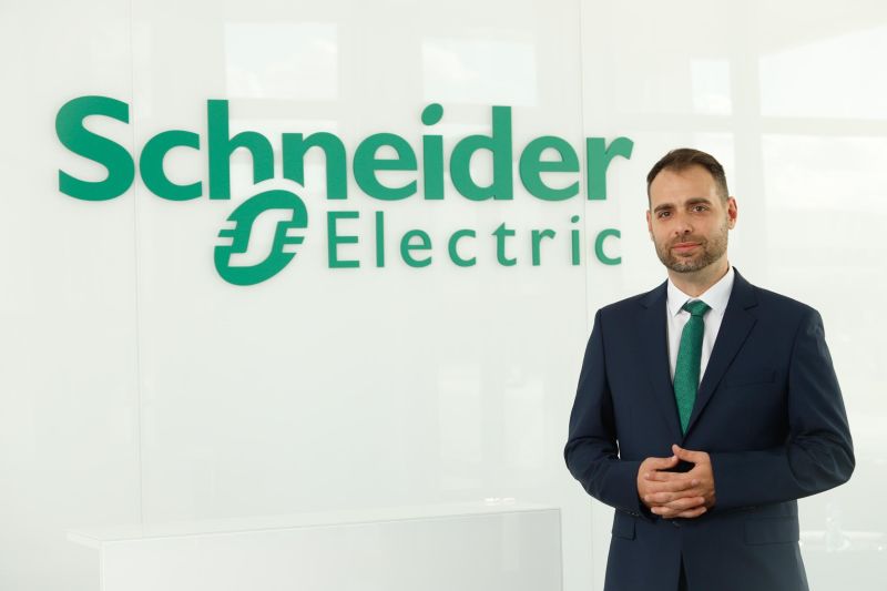 Мартин Йорданов поема длъжността директор на Умната фабрика на Schneider
