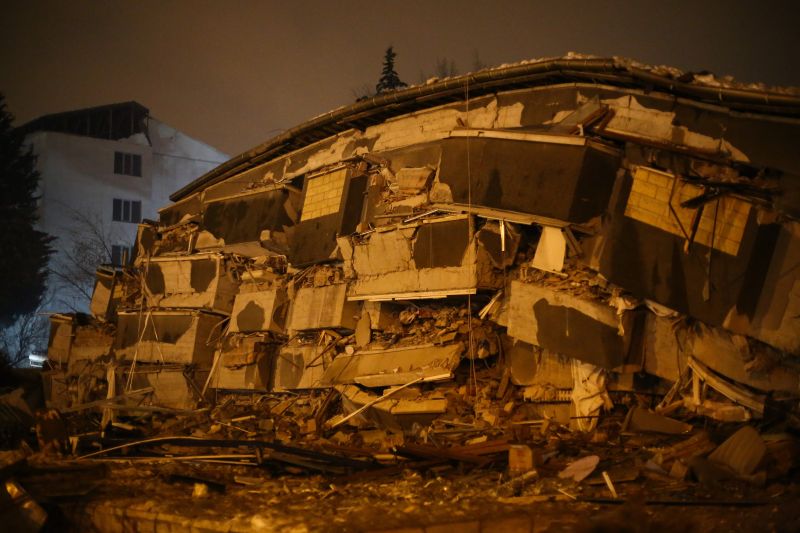 136 земетресения станаха от полунощ досега в поразената от два опустошителни