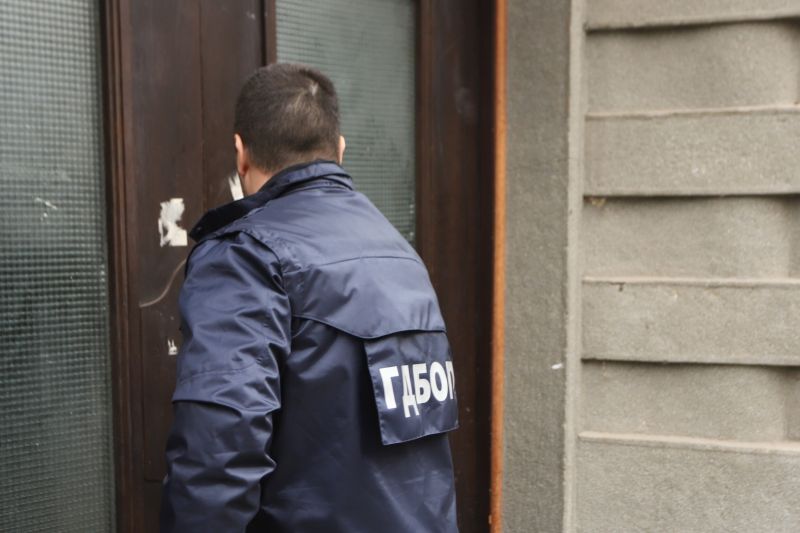 Снимка: Полицията задържа 4-ма за схема за онлайн измами за над 1,5 млн. лева - 112