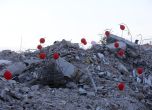 Цветно балонче за всяко загинало дете сред руините в Хатай (галерия)