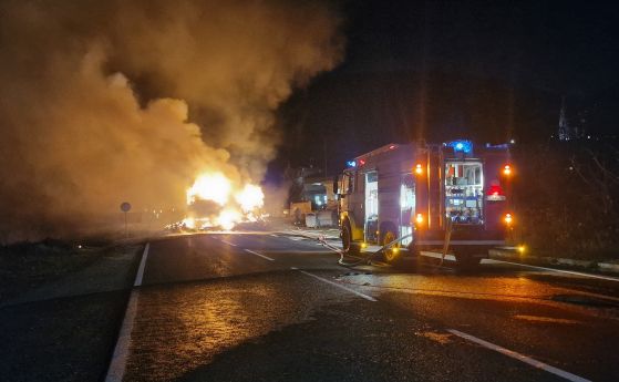 Цистерна с газ се запали край Димитровград, има евакуирани