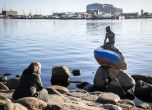 Малката русалка в Дания осъмна надраскана с цветовете на руското знаме