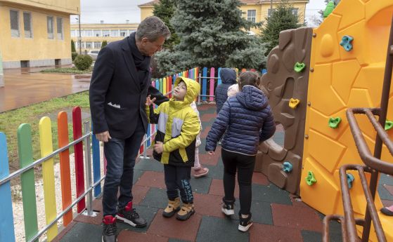 Община Пазарджик изгражда детски кътове и реконструира читалищни сгради по европрограма