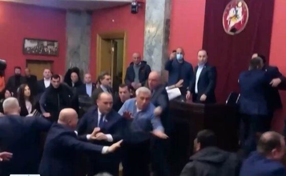 Бой в грузинския парламент заради проект за регистрация на чуждестранните агенти