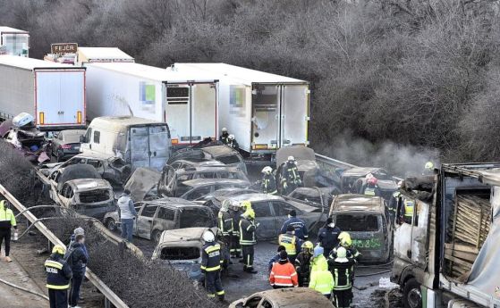 Десетки ранени при верижна катастрофа с над 40 автомобила край Будапеща