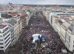 Хиляди чехи излязоха на протест срещу правителството и бедността