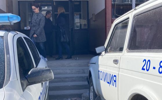 Полицията разпитвала кандидат-депутата Кремена Петрова в сливенския квартал „Надежда“