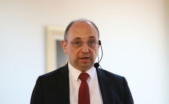 Николай Василев: Представяте ли си семейството ви да остане с пари за един ден напред? Така се управлява държавата в момента