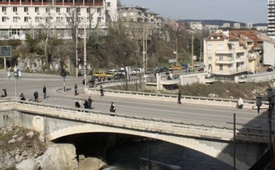 Откриха мъртво тяло под моста ''Игото'' в Габрово