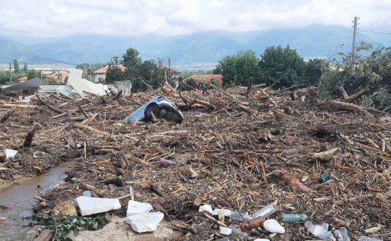 Последствията след наводнението в Карловско през септември