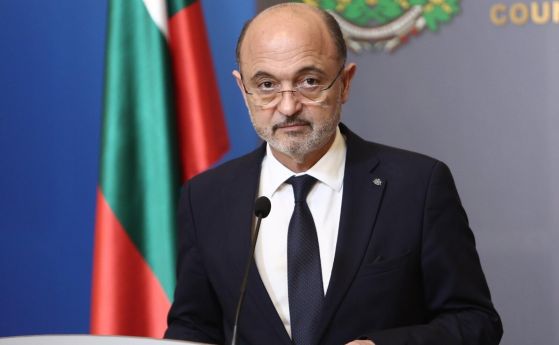 Меджидиев очаква идната седмица обществената поръчка за медицинските хеликоптери