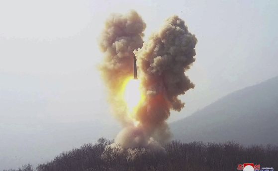 Северна Корея репетира ядрени удари срещу САЩ и Южна Корея