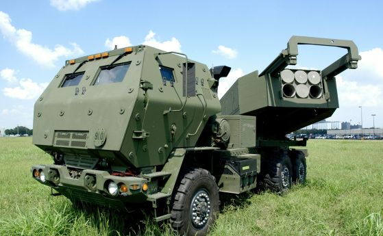 Новият списък с американска помощ за Киев: Има ракети HIMARS и HARM, 155-мм снаряди и катери в пратката