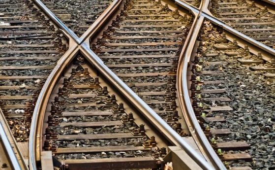 Спряха движението на влакове в гара Пловдив заради спукан водопровод
