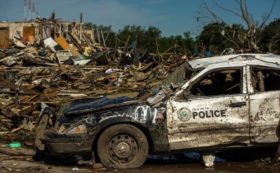 Най-малко 26 души загинали след торнадото в Мисисипи