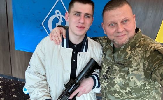 Залужни награди с автомат M4 легендарния ефрейтор Зубарьов, отблъснал руския противник в близък бой