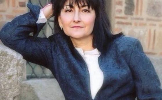 Проф. Ваня Добрева получи Националната награда за литературна критика ''Нешо Бончев''